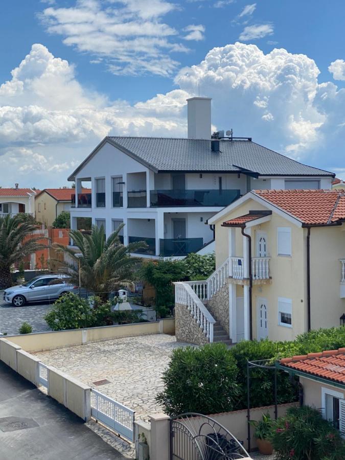 Apartment Vila Lina Vir Eksteriør billede